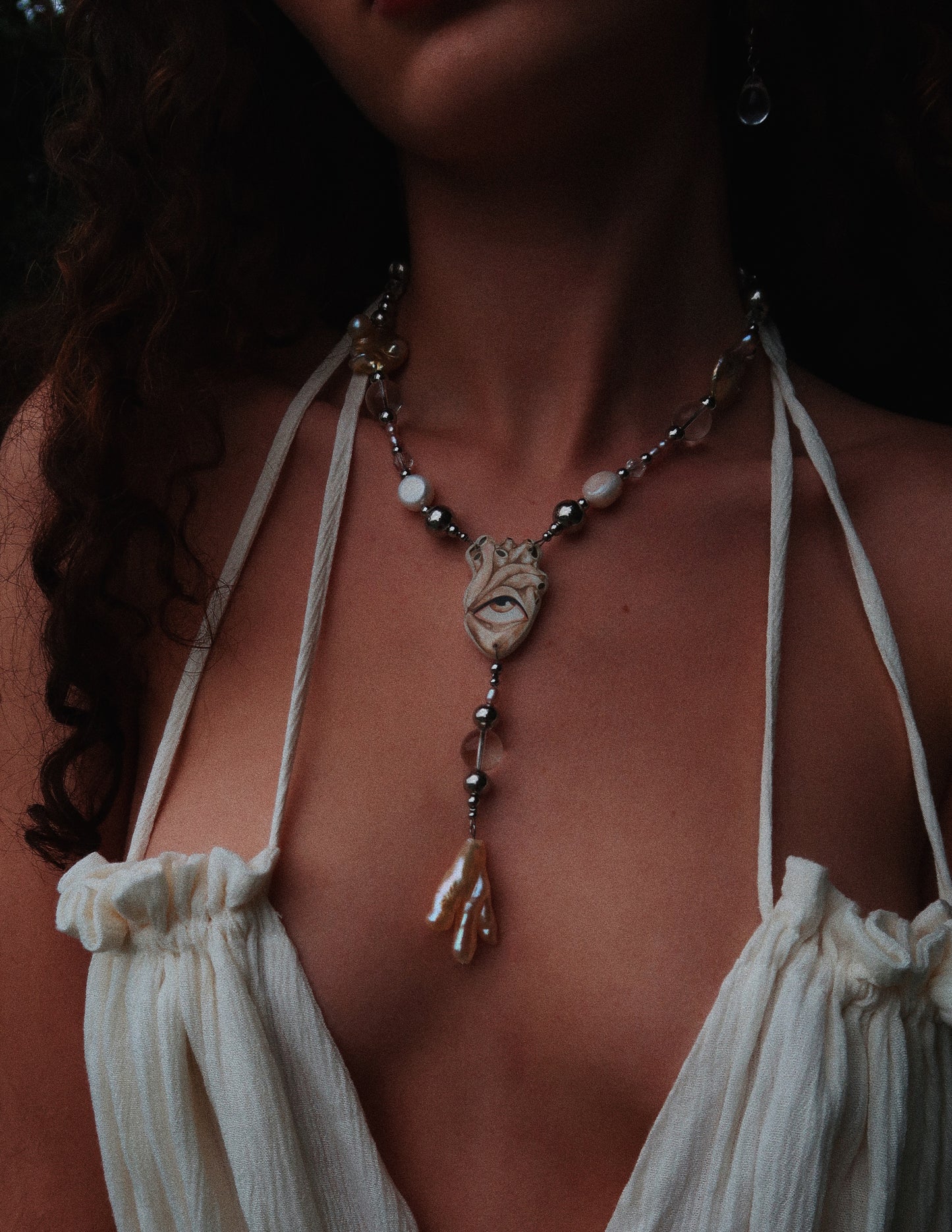 W H I T Ė A R R Ö W