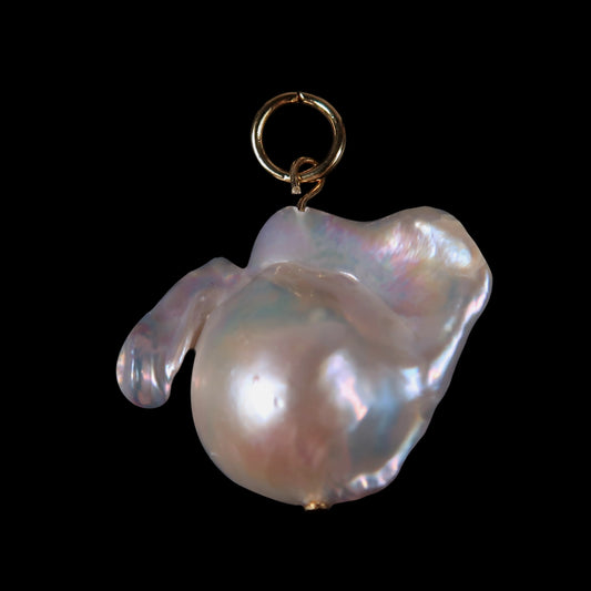 BÄROQUĖ  PËARL CHÄRM (WHITE)