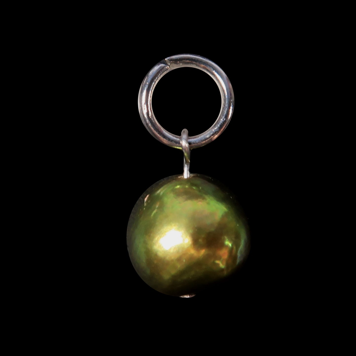 OLÏVE FRËSHWÄTER PËARL CHÄRM