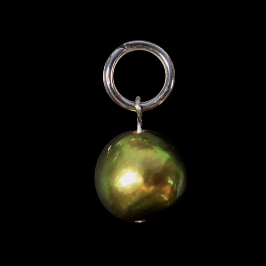 OLÏVE FRËSHWÄTER PËARL CHÄRM